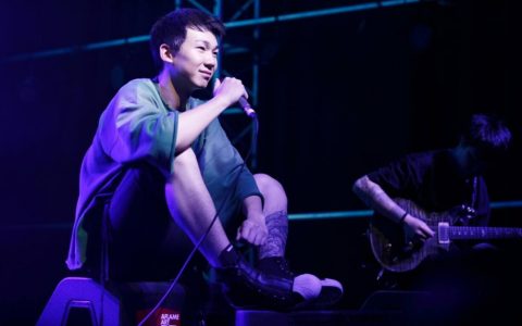 白舉綱 - 中國(guó)內(nèi)地流行樂(lè)男歌手