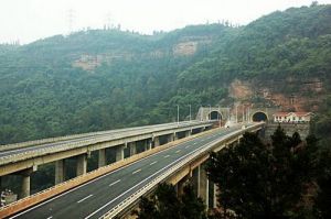 廈蓉高速公路 - 西南主要出海通道