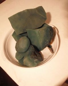 密玉 - 比較致密的石英巖
