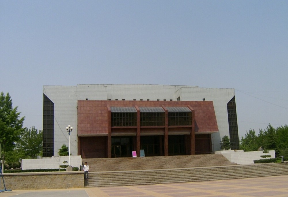 山東科技大學(xué)泰山科技學(xué)院 - 本科層次的獨(dú)立學(xué)院