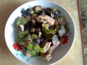 絲瓜炒肉 - 以絲瓜為主要食材的美食
