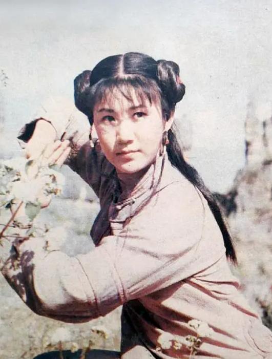 天湖女俠 - 1988年喬克吉、趙為恒導(dǎo)演的電影