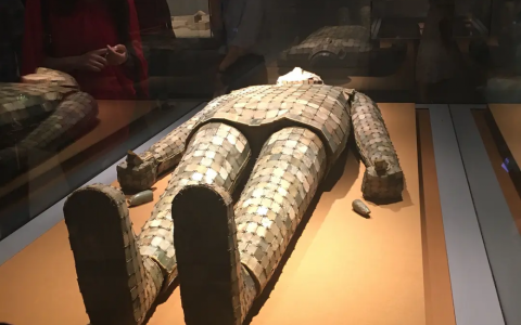 金縷玉衣 - 漢代規(guī)格最高的喪葬殮服