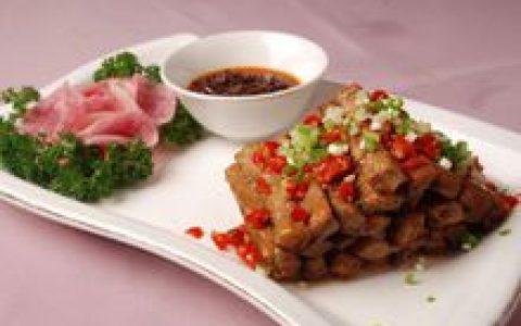 毛豆腐 - 一種小吃