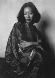 紅玫瑰與白玫瑰 - 1944年張愛玲著的小說作品