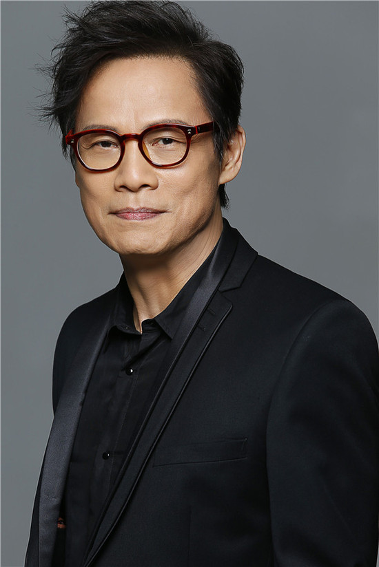 穿過(guò)你的黑發(fā)的我的手 - 羅大佑作詞、編曲、演唱的一首情歌