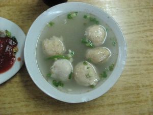 魚丸湯 - 魚肉制成的湯