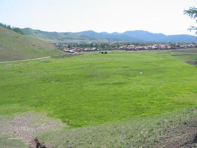 農(nóng)場 - 用機械進行大規(guī)模農(nóng)業(yè)生產(chǎn)的一定規(guī)模的企業(yè)