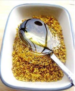 糖桂花 - 用鮮桂花和白砂糖精加工而成